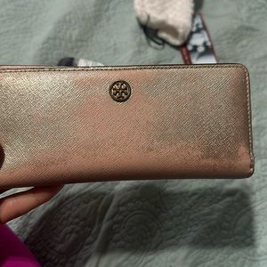 Tory burch wallet